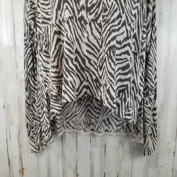 H&M Womens Sweater XS Brown Animal Print Oversized High Low Y2 - Picture 3 of 5